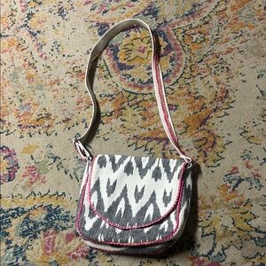 Ikat Pattern Crossbody Bag in Gray, White & Pink Trim - Jen & Co